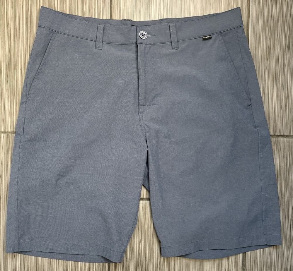 Travis Mathew Blue Striped Golf Chino Performance Shorts Size 34 Inseam 10 Inch